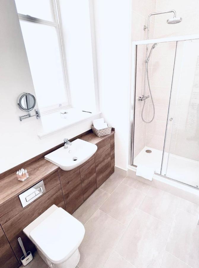 No 49 A Spacious Executive Apartment In אינברנס מראה חיצוני תמונה