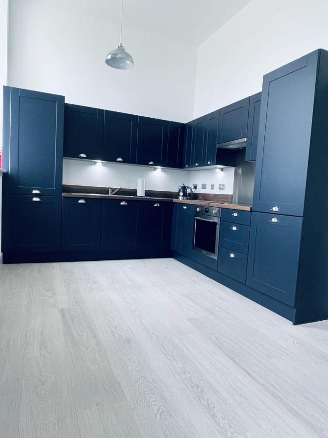 No 49 A Spacious Executive Apartment In אינברנס מראה חיצוני תמונה